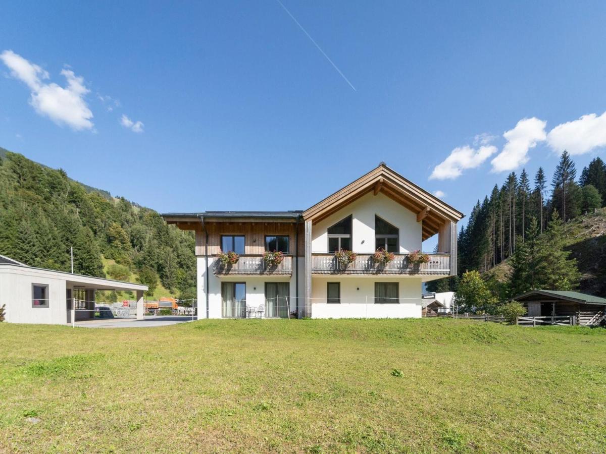 Spacious With Sauna Chalet Saalbach-Hinterglemm