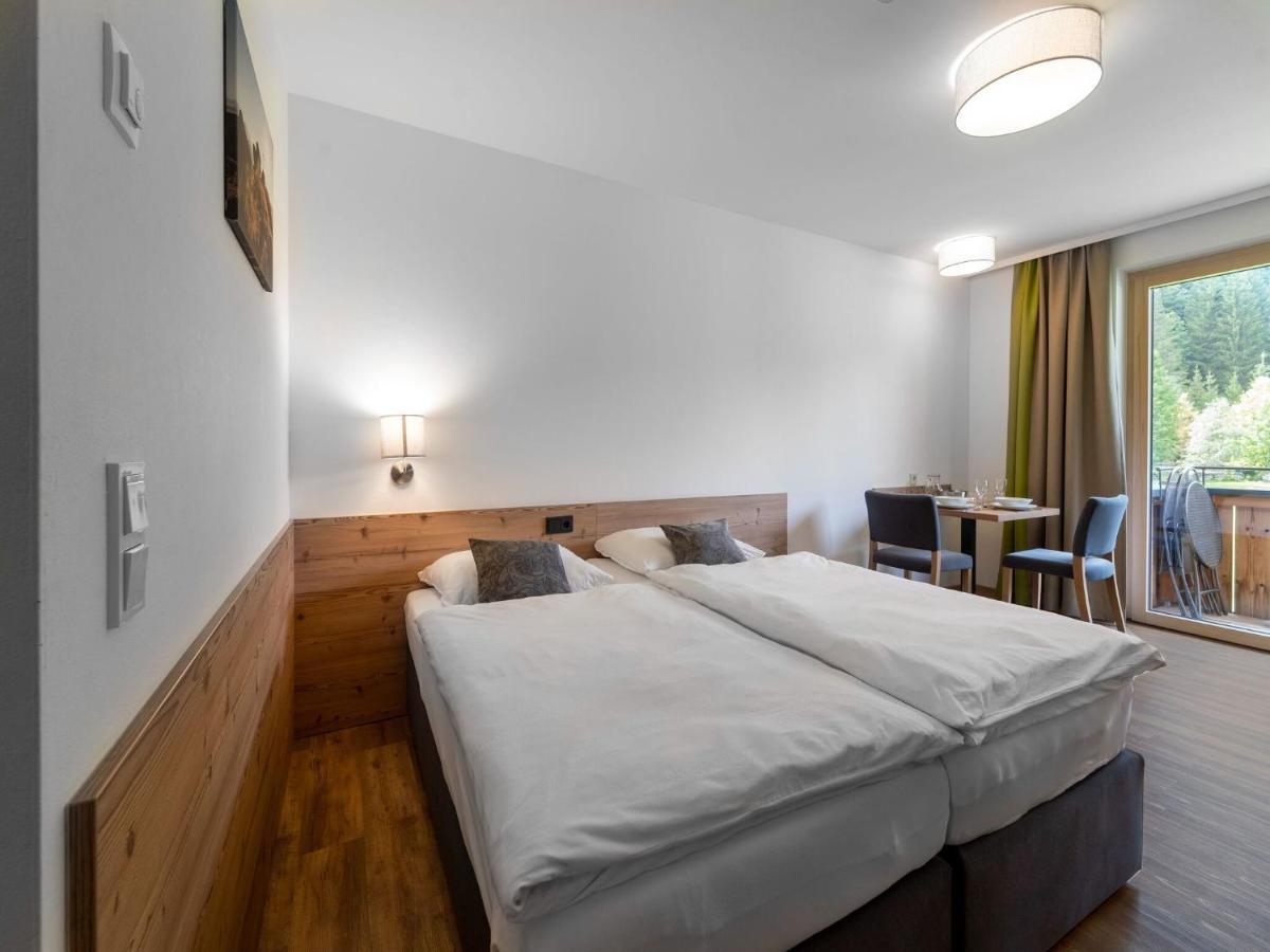 Chalet Spacious With Sauna Saalbach-Hinterglemm